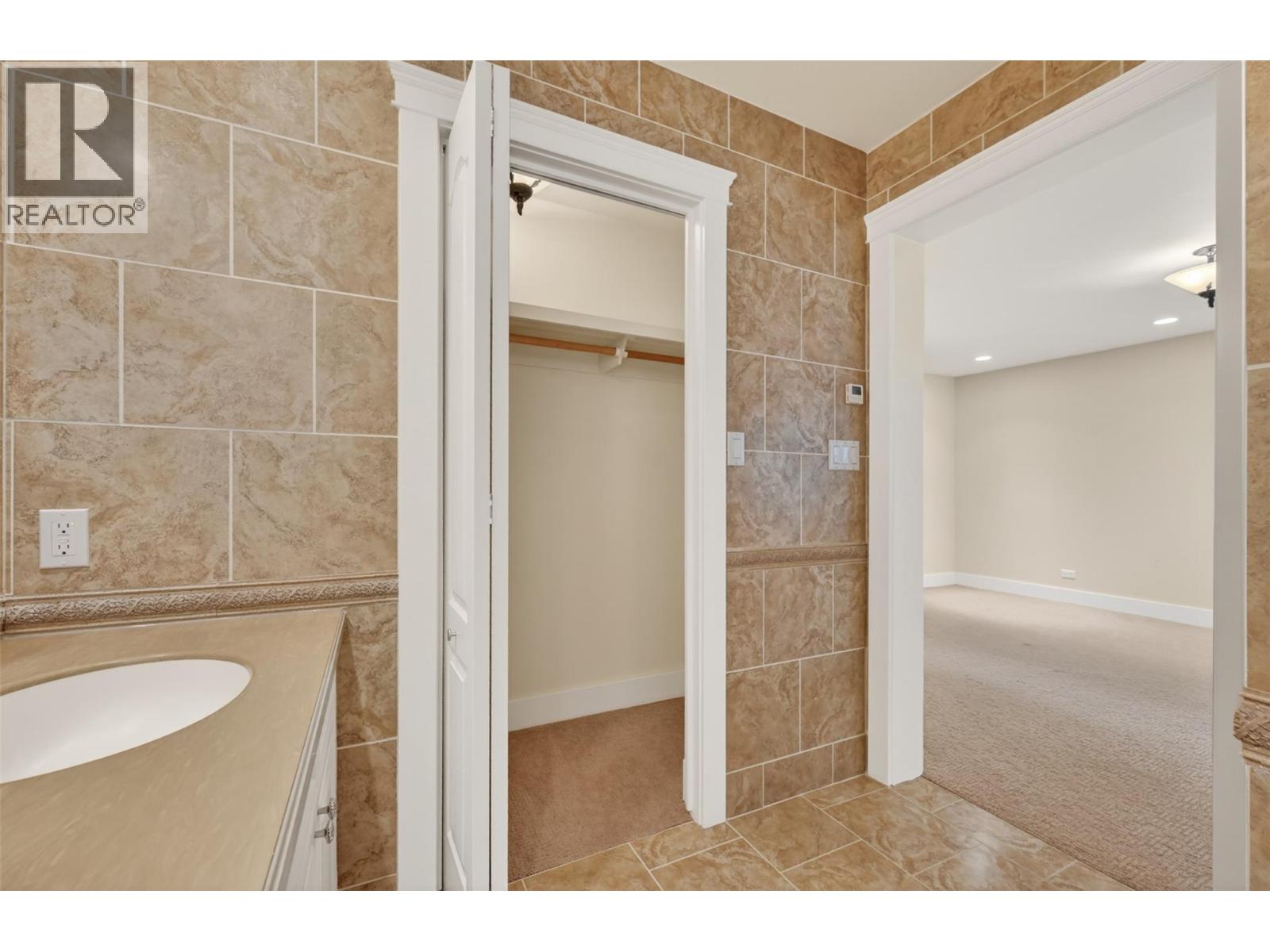 8566 Eacrett Road - 76