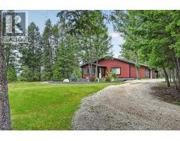 8566 Eacrett Road, Dry Gulch, BC V0A1K2 Photo 39