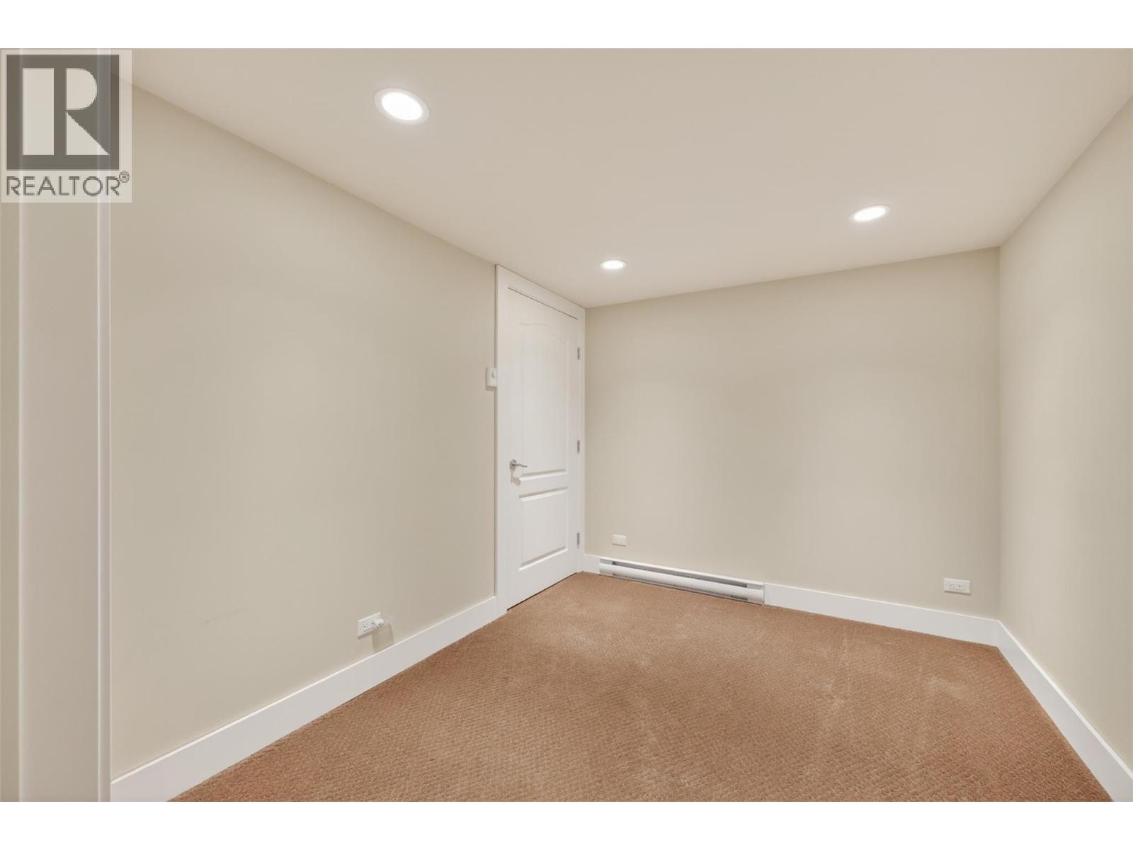8566 Eacrett Road - 90