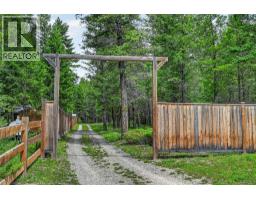 8566 Eacrett Road, Dry Gulch, BC V0A1K2 Photo 95