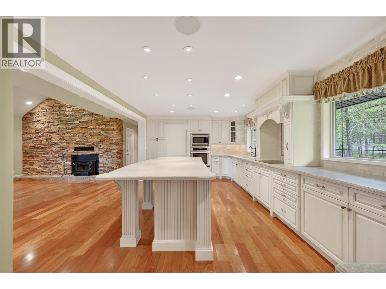 8566 Eacrett Road - 66