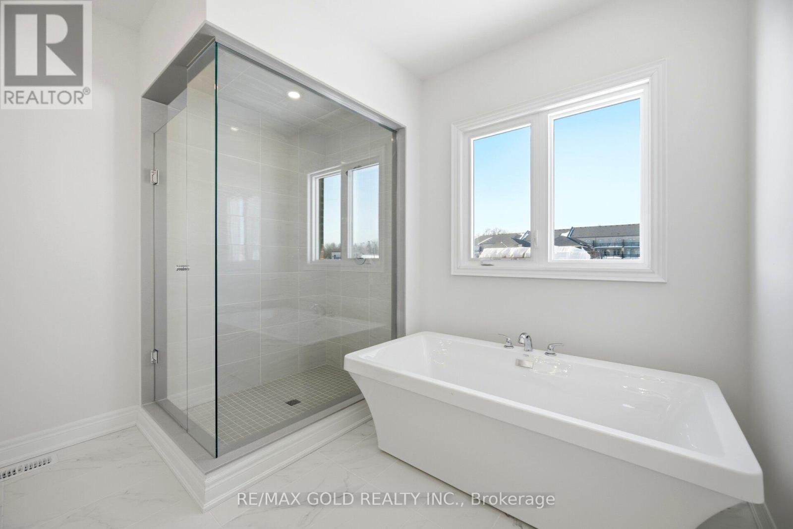 32 ADDISON STREET - 27