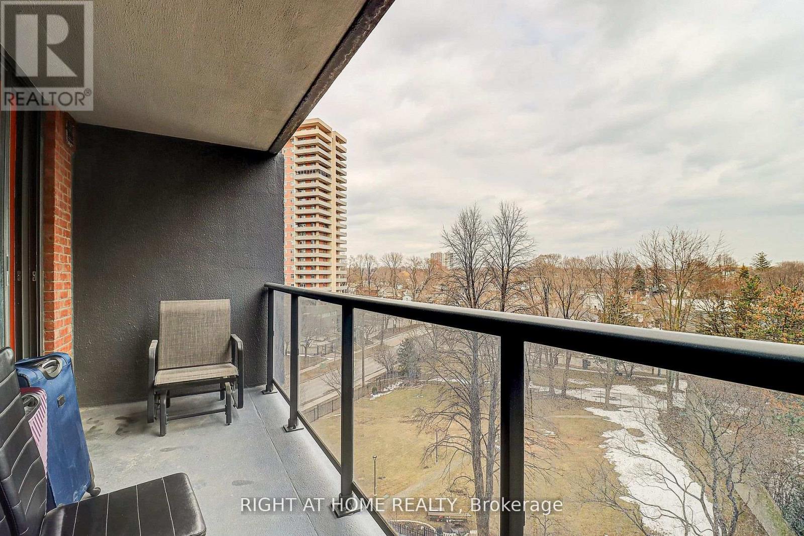 #605 757 VICTORIA PARK AVENUE - 31