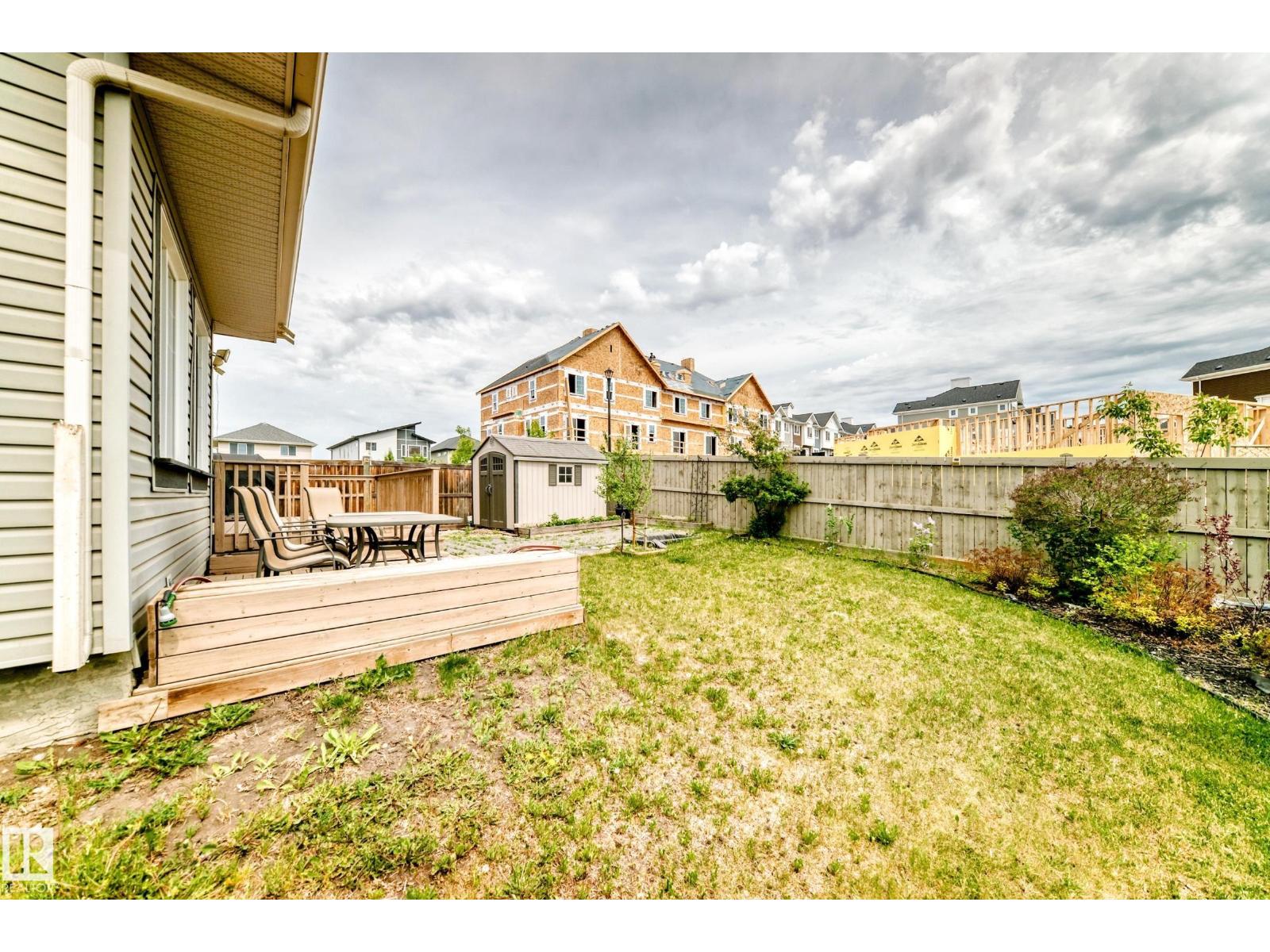 18003 77 ST NW - 62