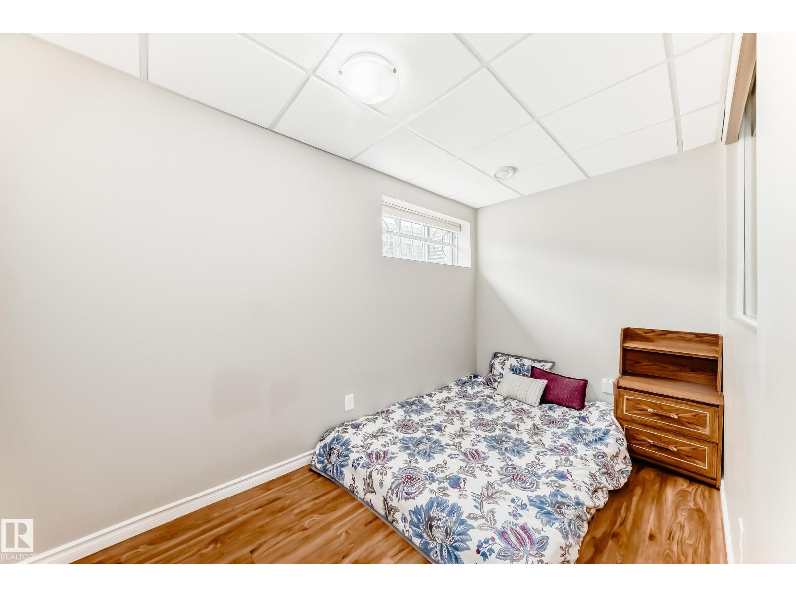 18003 77 ST NW - 50