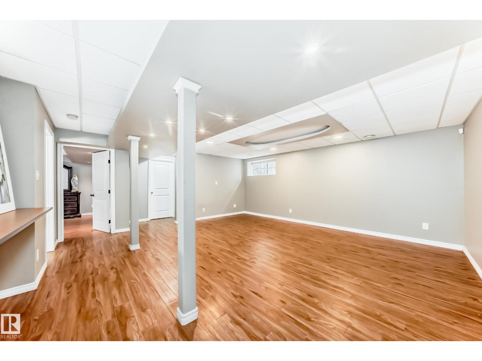18003 77 ST NW - 49