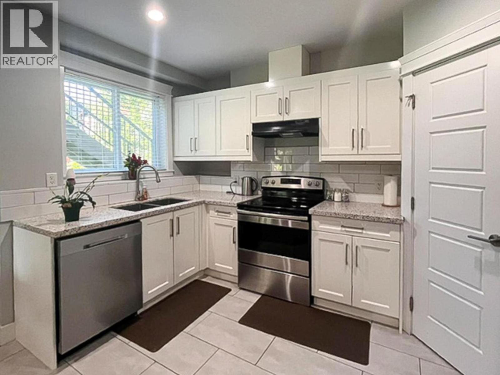 1941 Poplar Lane - 33