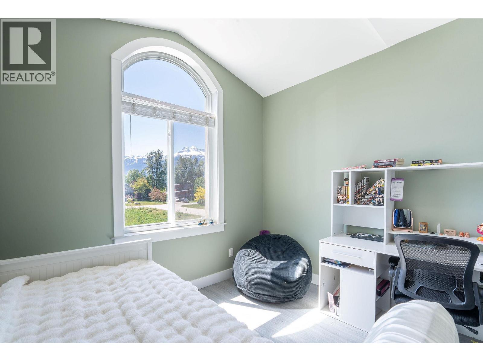 1941 Poplar Lane - 24