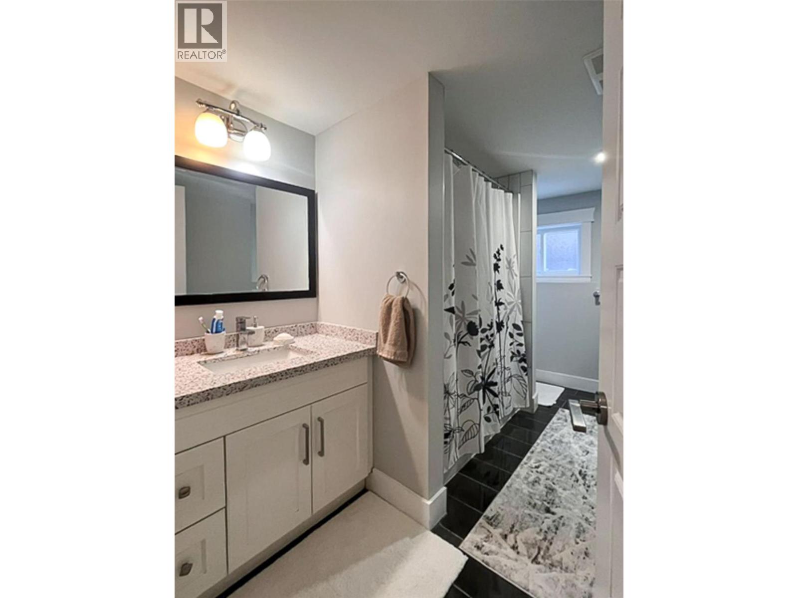 1941 Poplar Lane - 32