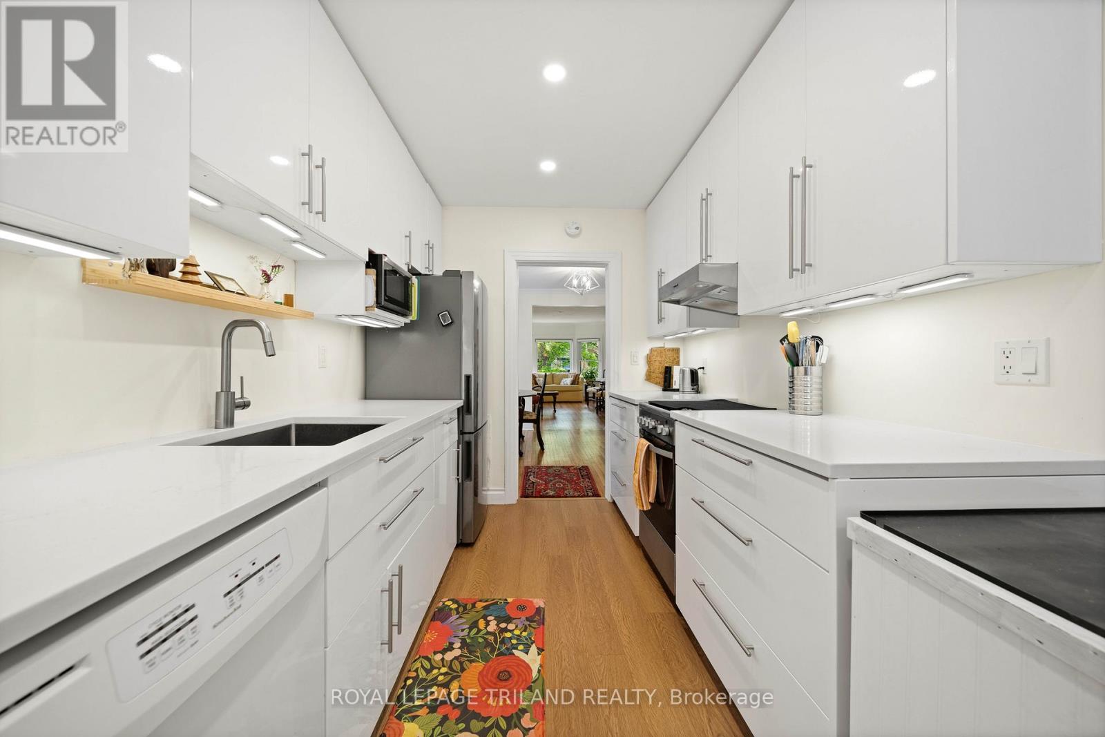 31 CHALMERS STREET - 12