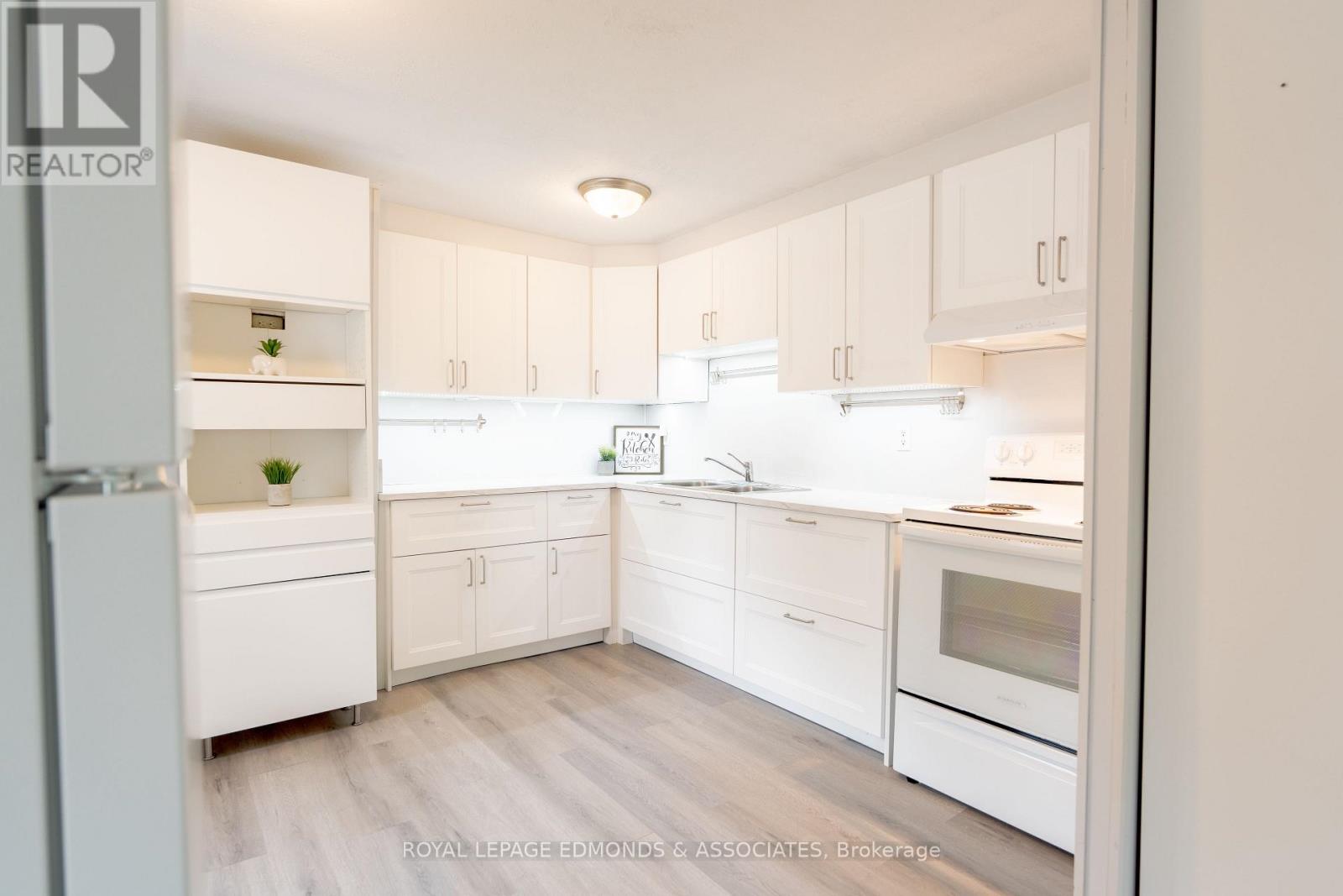 73 PINEHURST ESTATES - 9