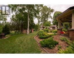 5pc Ensuite bath - 11 Algonquian Drive, Chatham, ON N7M5Y2 Photo 10