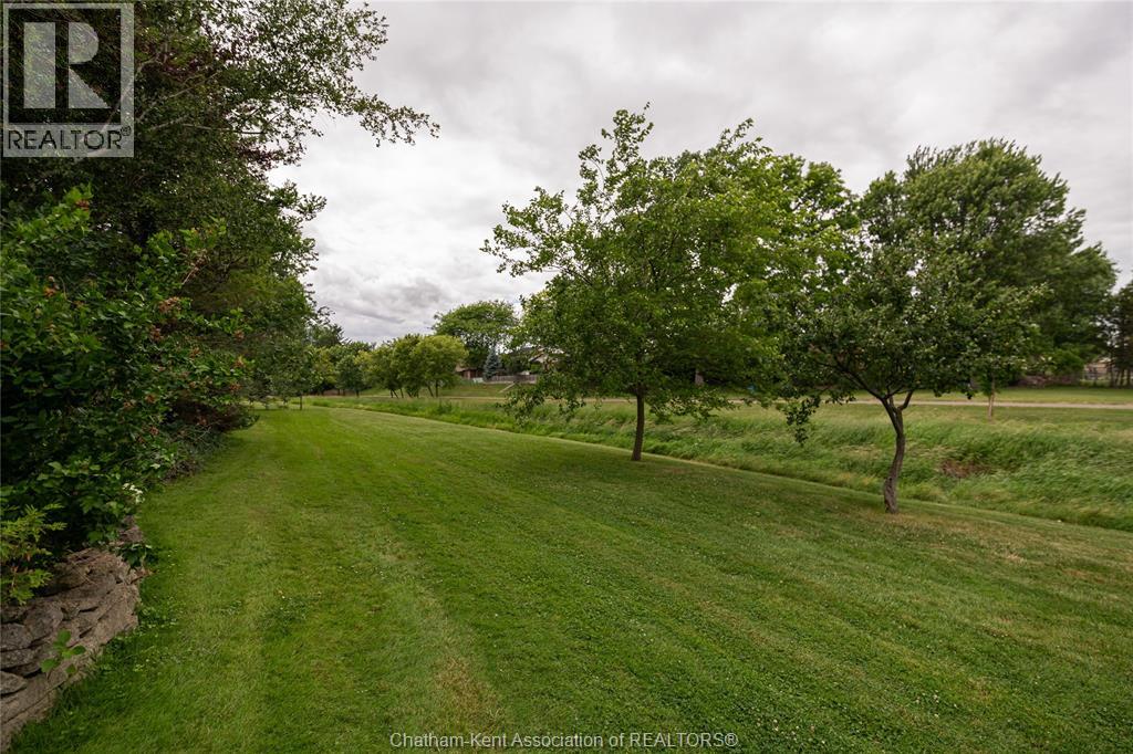 11 ALGONQUIAN DRIVE - 15