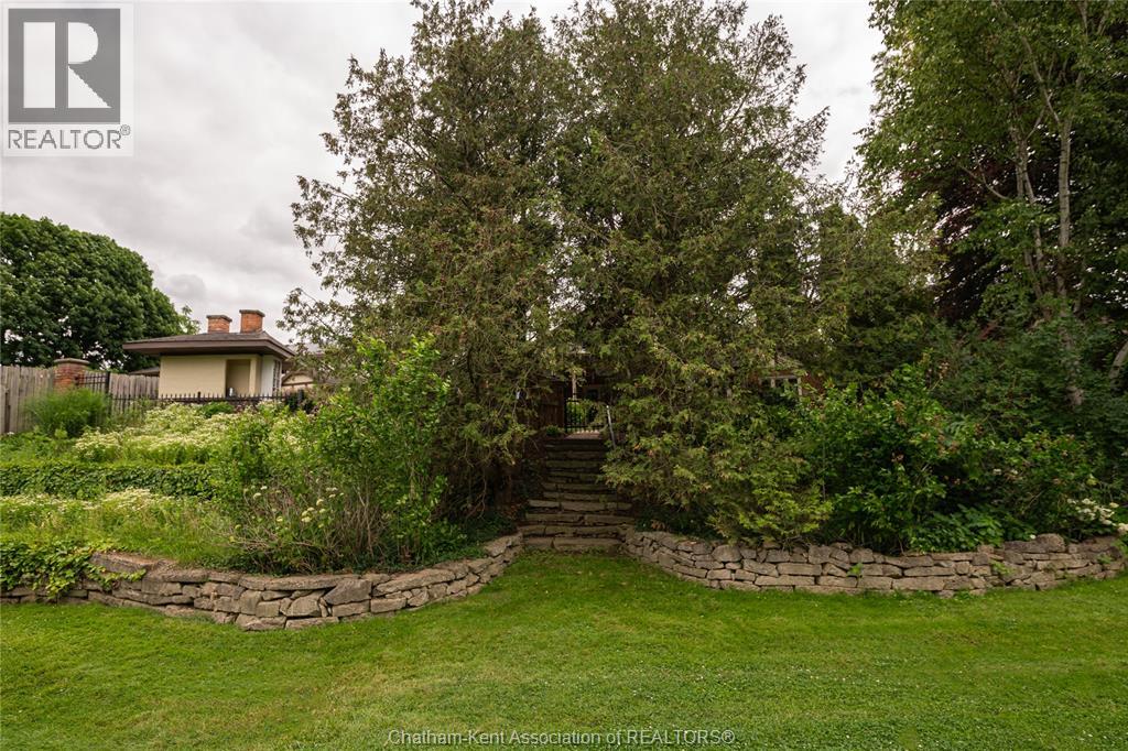 11 ALGONQUIAN DRIVE - 17