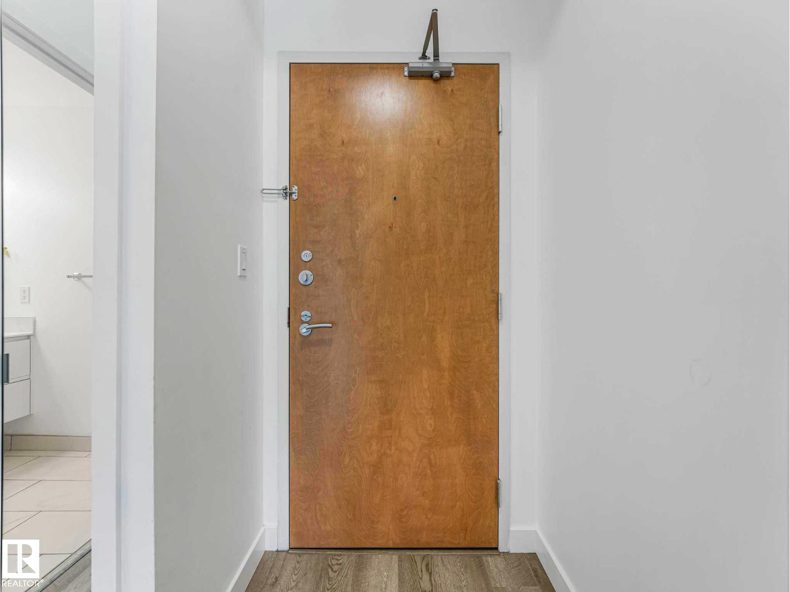 #305 10504 99 AV NW - 45