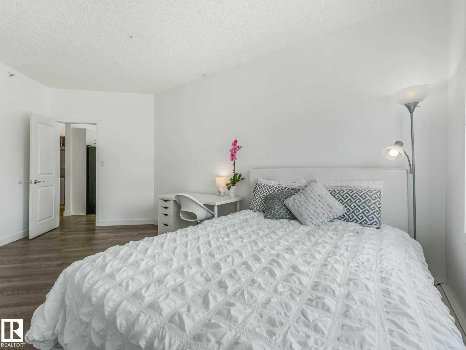 #305 10504 99 AV NW - 6