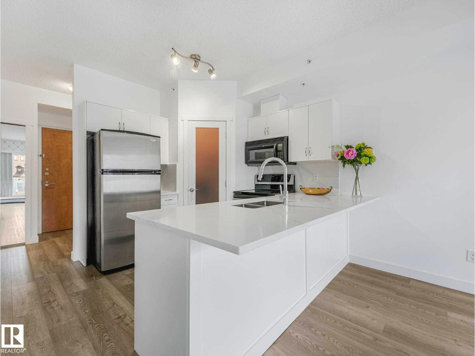 #305 10504 99 AV NW - 14