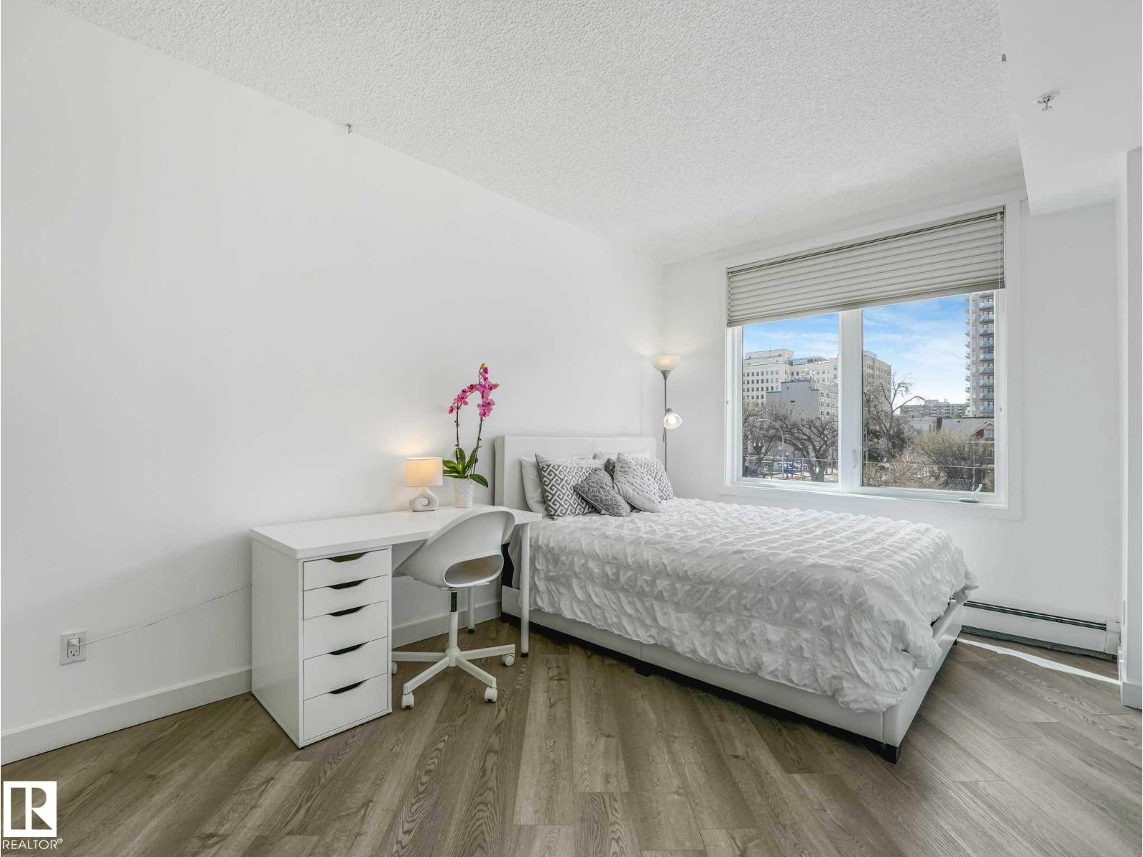 #305 10504 99 AV NW - 21