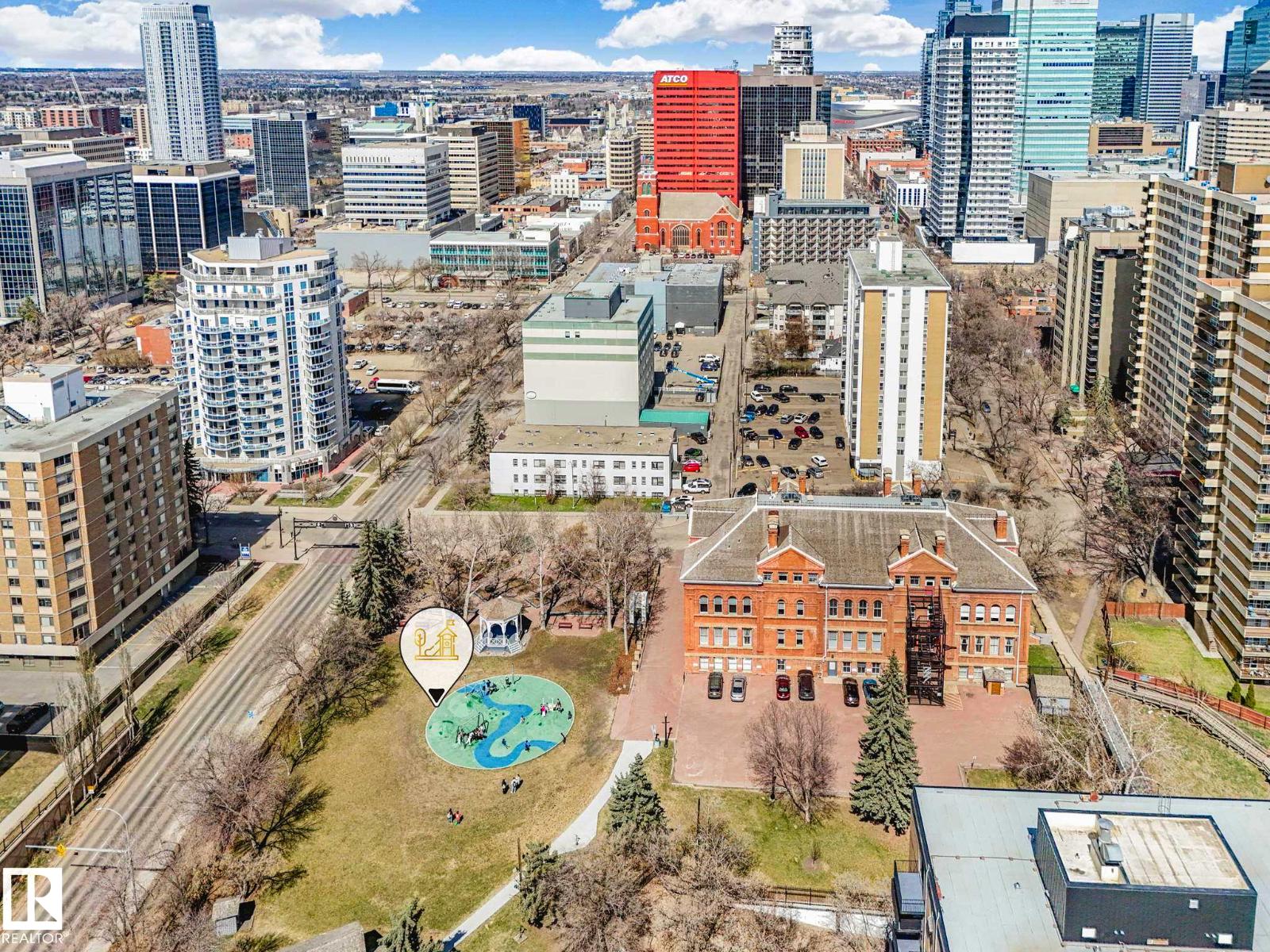 #305 10504 99 AV NW - 32
