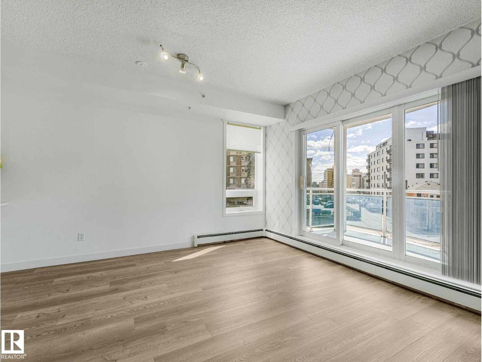 #305 10504 99 AV NW - 39