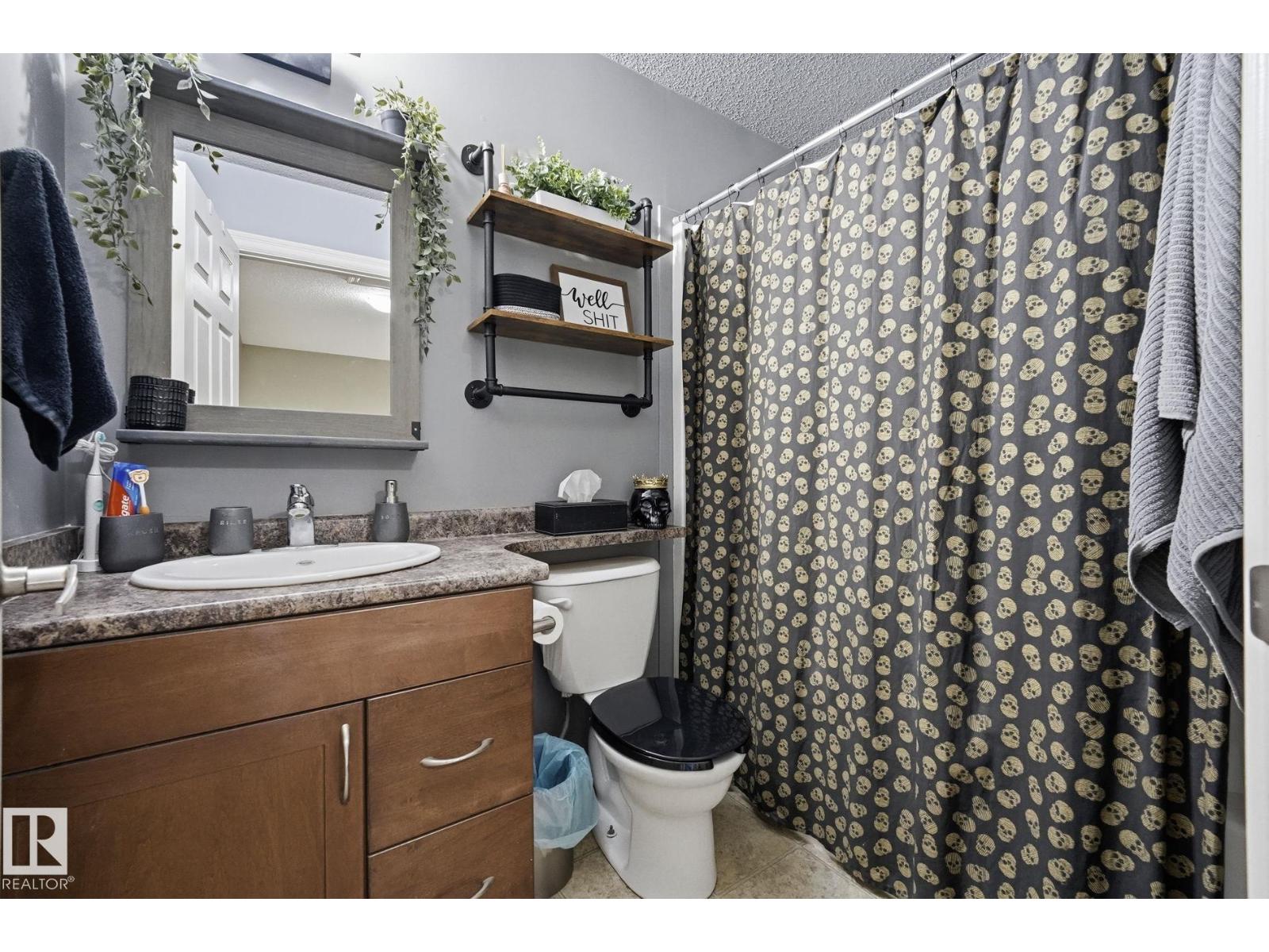 28 WELLINGTON PL — photo 20