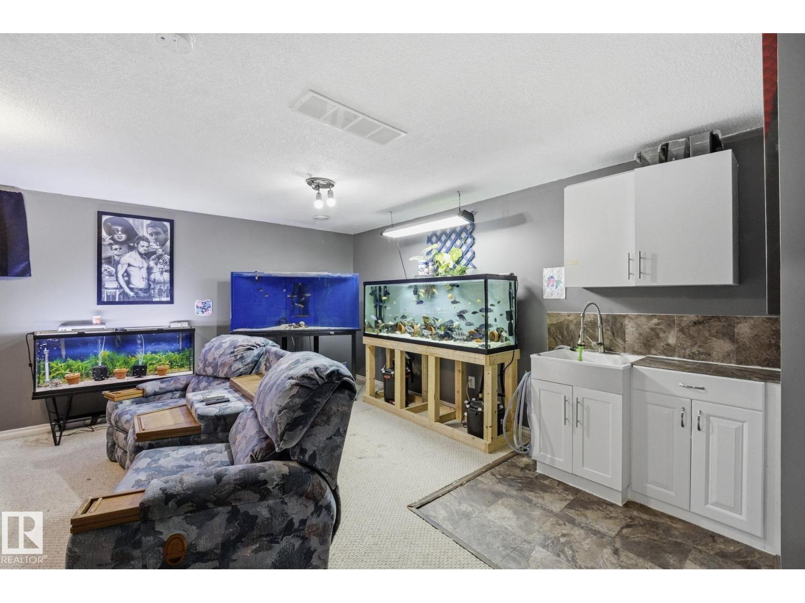 28 WELLINGTON PL — photo 23