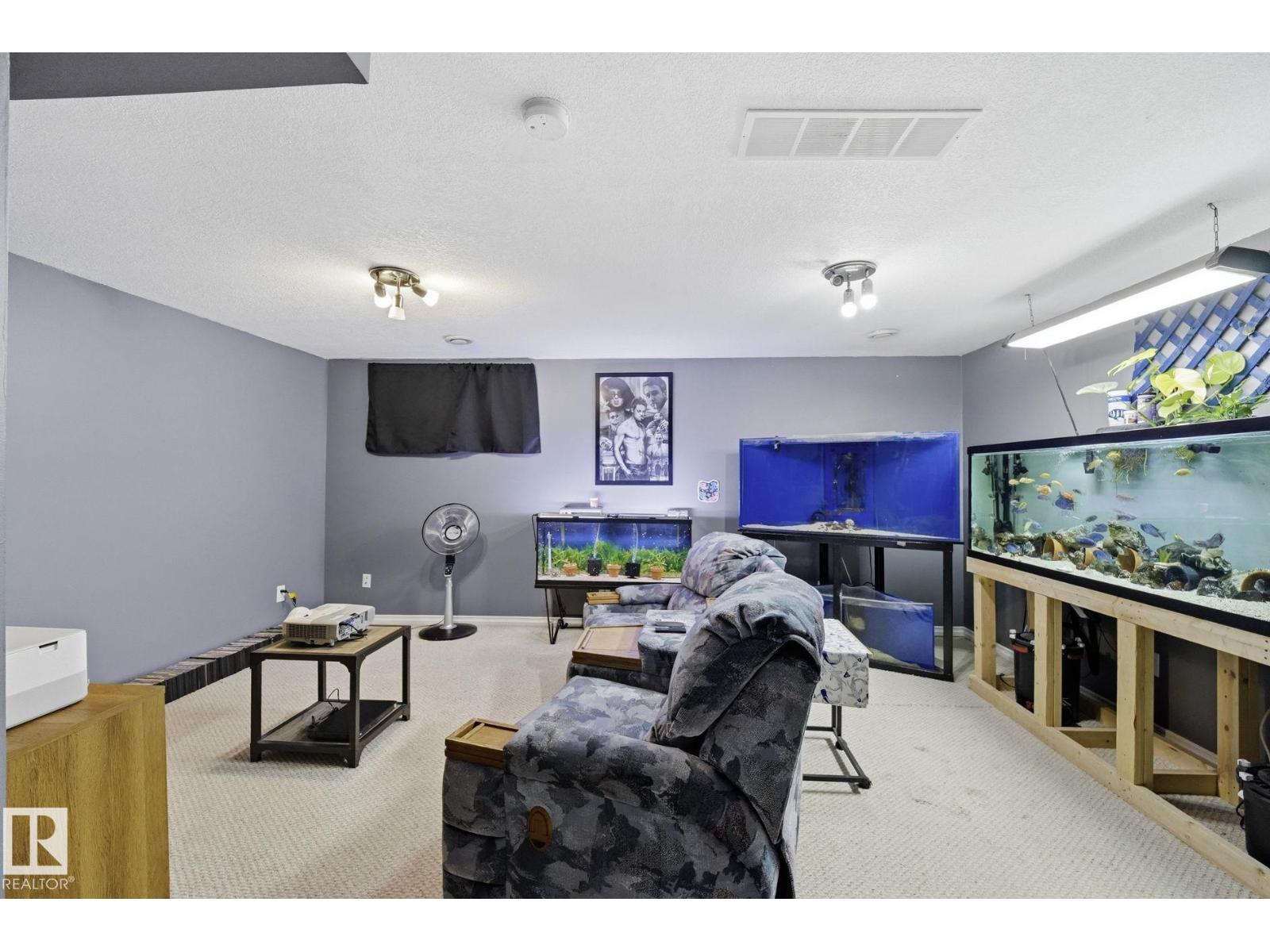 28 WELLINGTON PL — photo 24