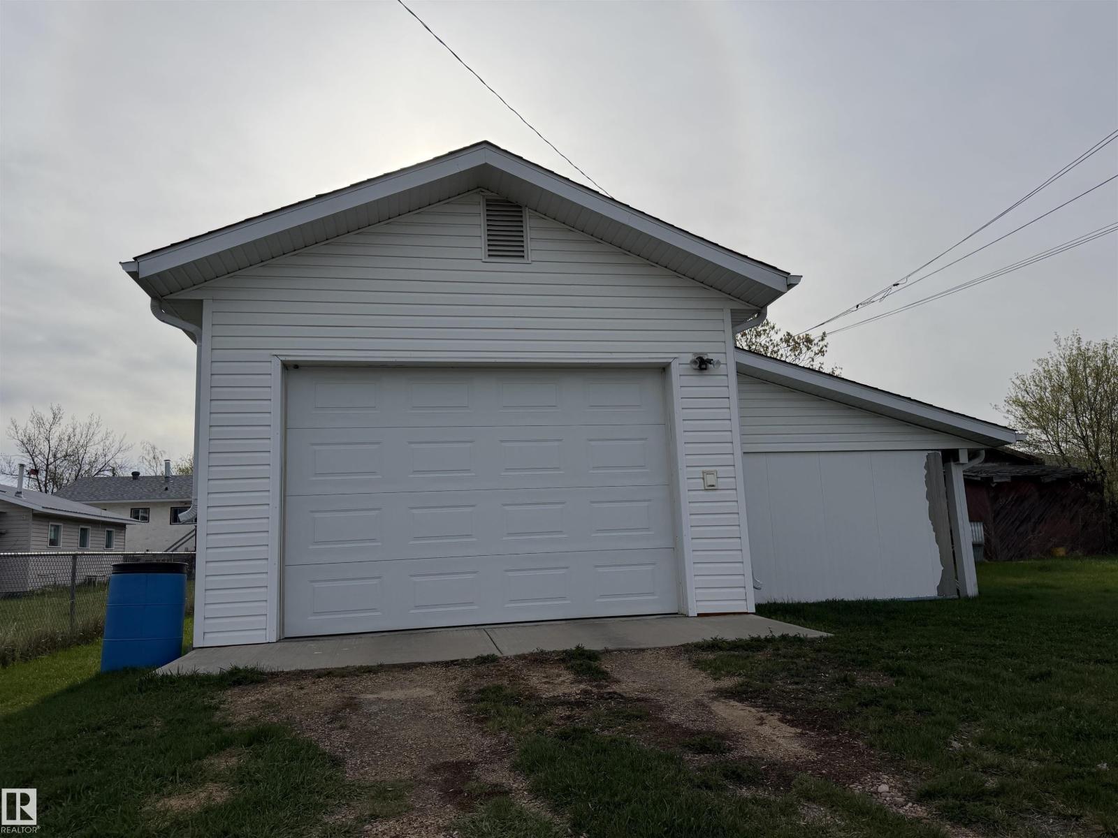 5020 47 ST — photo 9