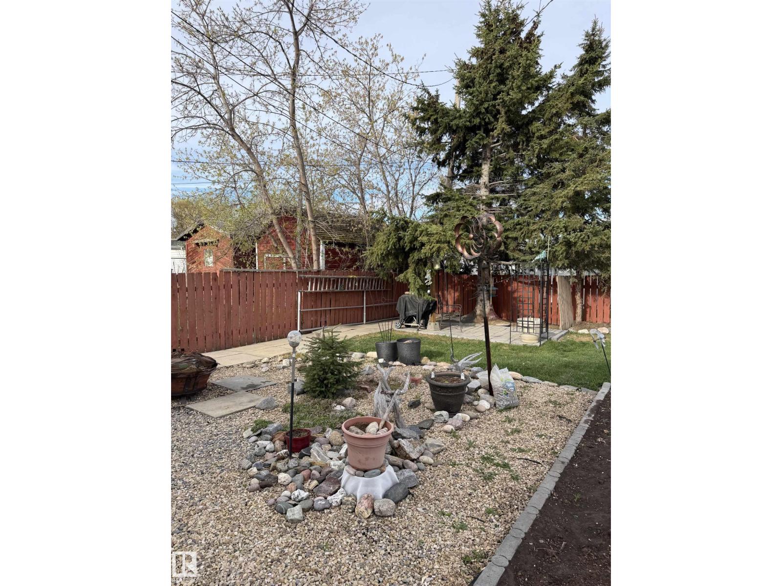 5020 47 ST — photo 23
