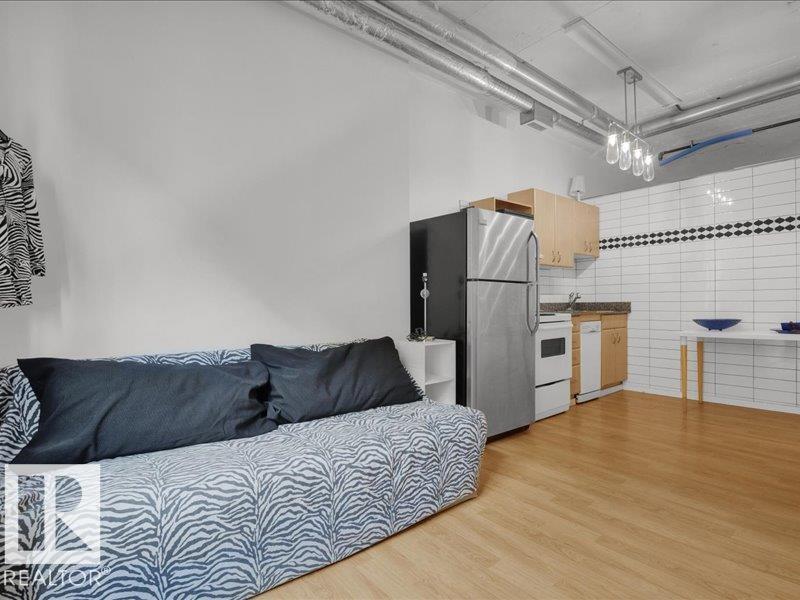 #708 10024 JASPER AV NW - 17