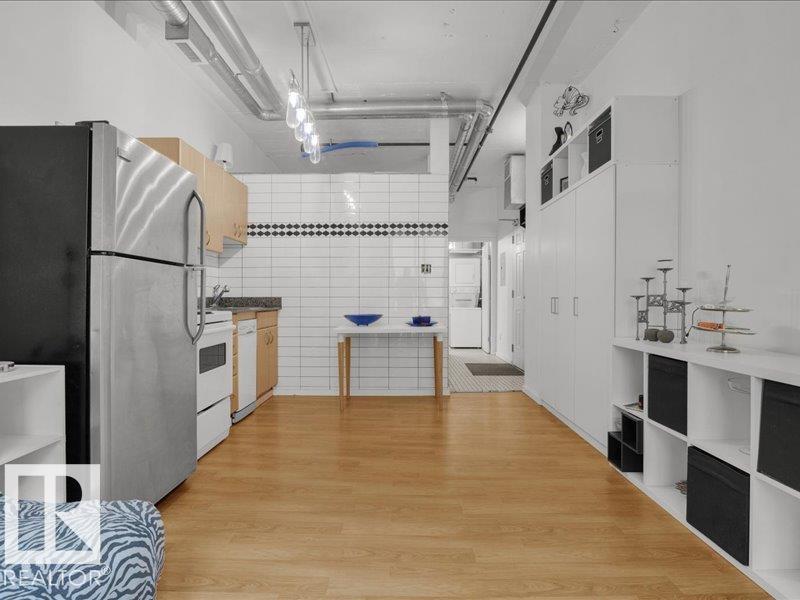 #708 10024 JASPER AV NW - 19