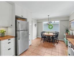 15876 Roper Avenue, White Rock, BC V4B2H4 Photo 7