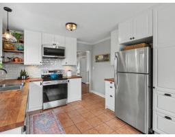 15876 Roper Avenue, White Rock, BC V4B2H4 Photo 6