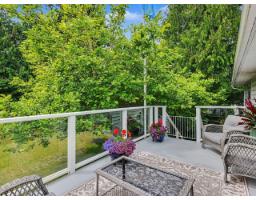 15876 Roper Avenue, White Rock, BC V4B2H4 Photo 9