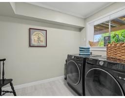 15876 Roper Avenue, White Rock, BC V4B2H4 Photo 17