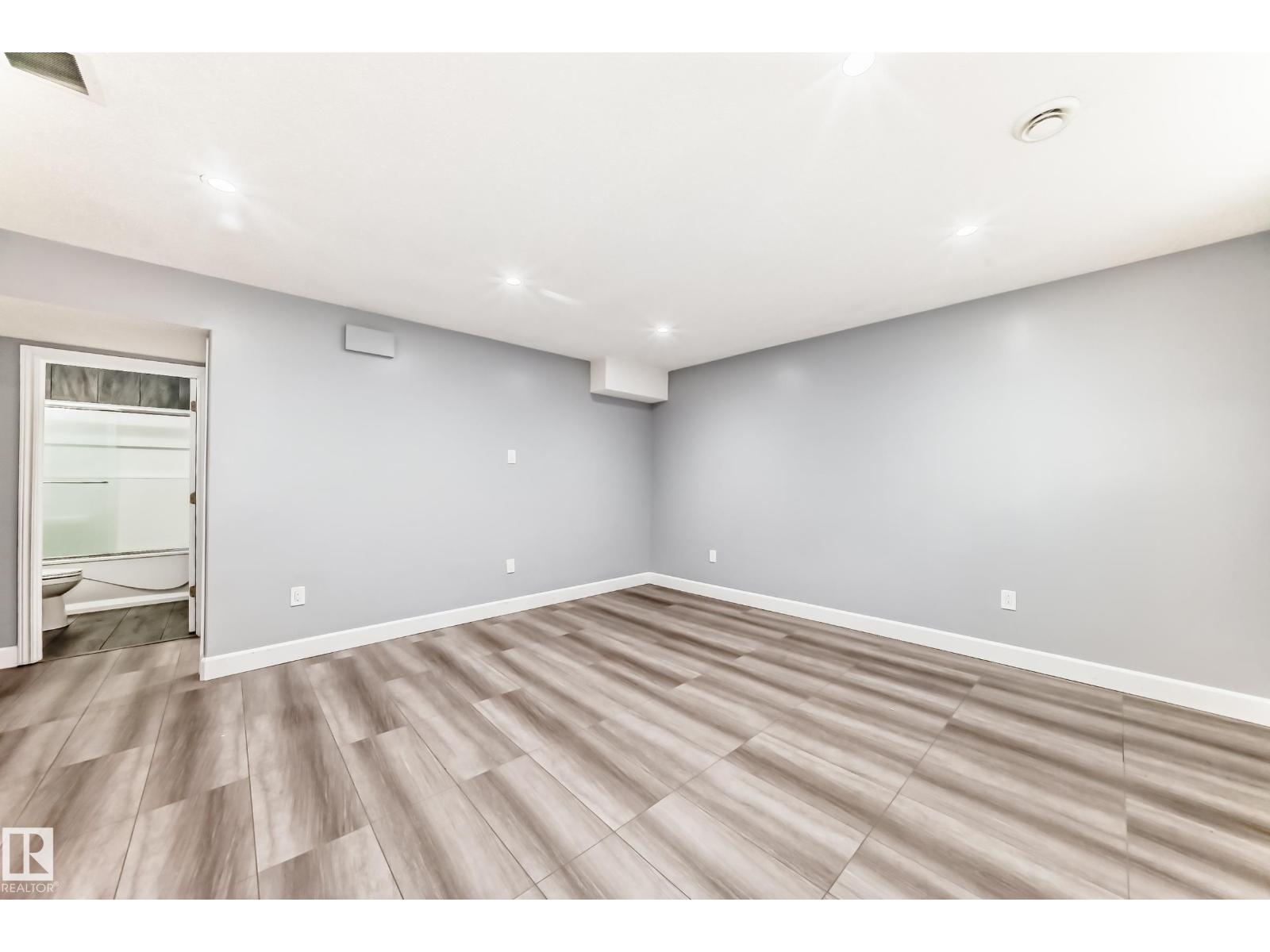 16720 61 ST NW - 32