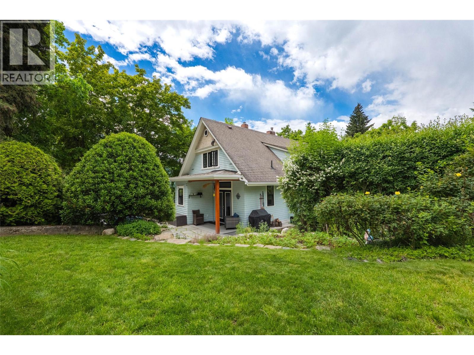 502 Houston Street - 52