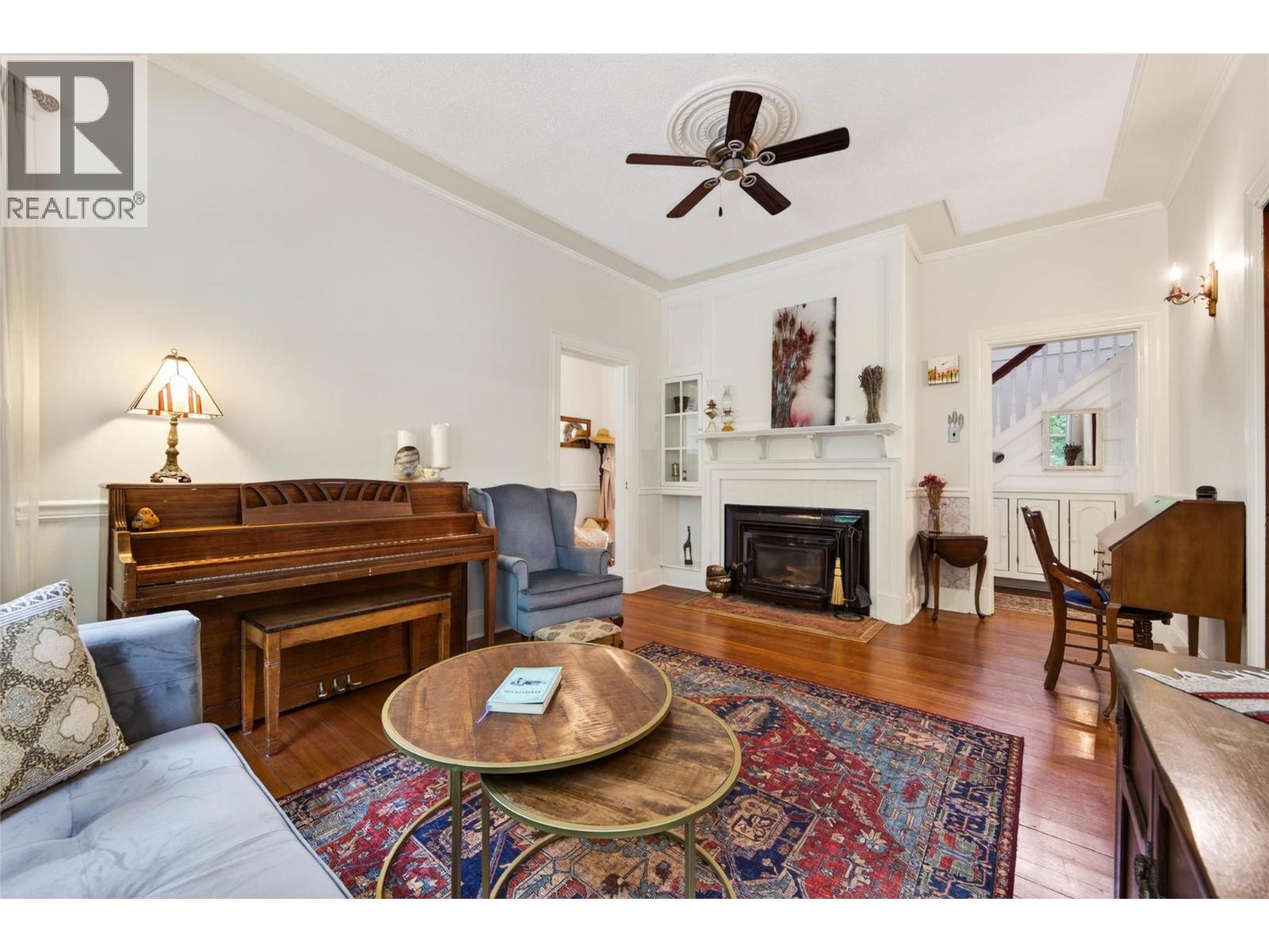 502 Houston Street - 6