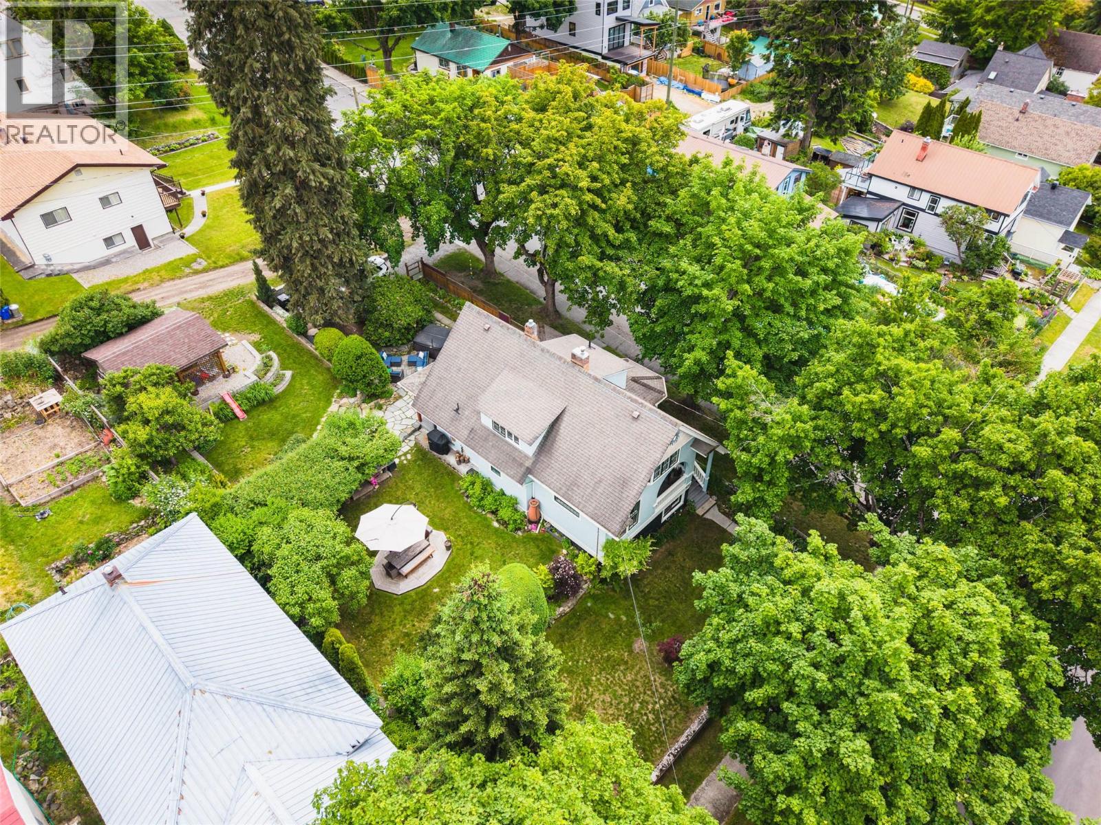 502 Houston Street - 74
