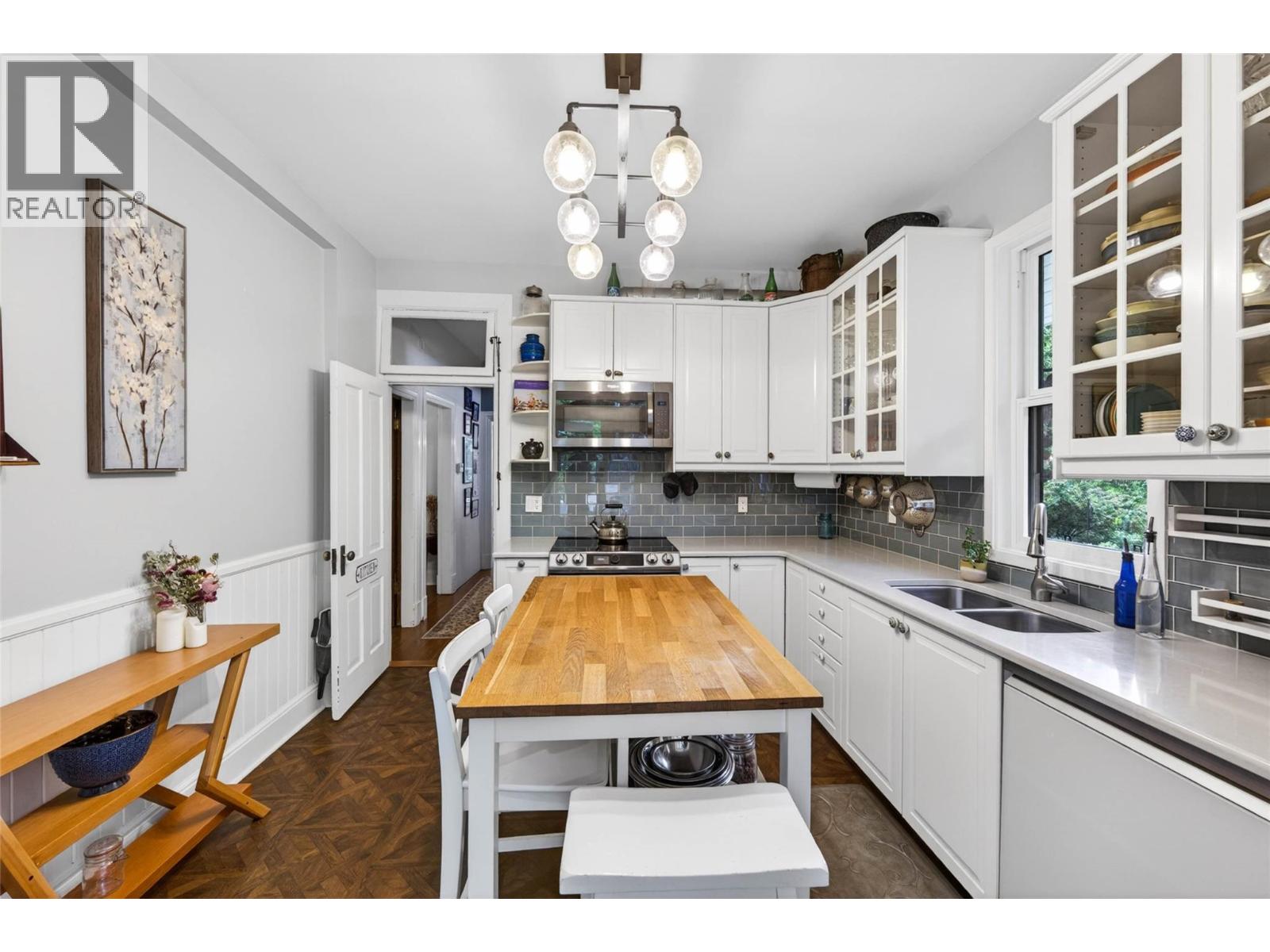 502 Houston Street - 14