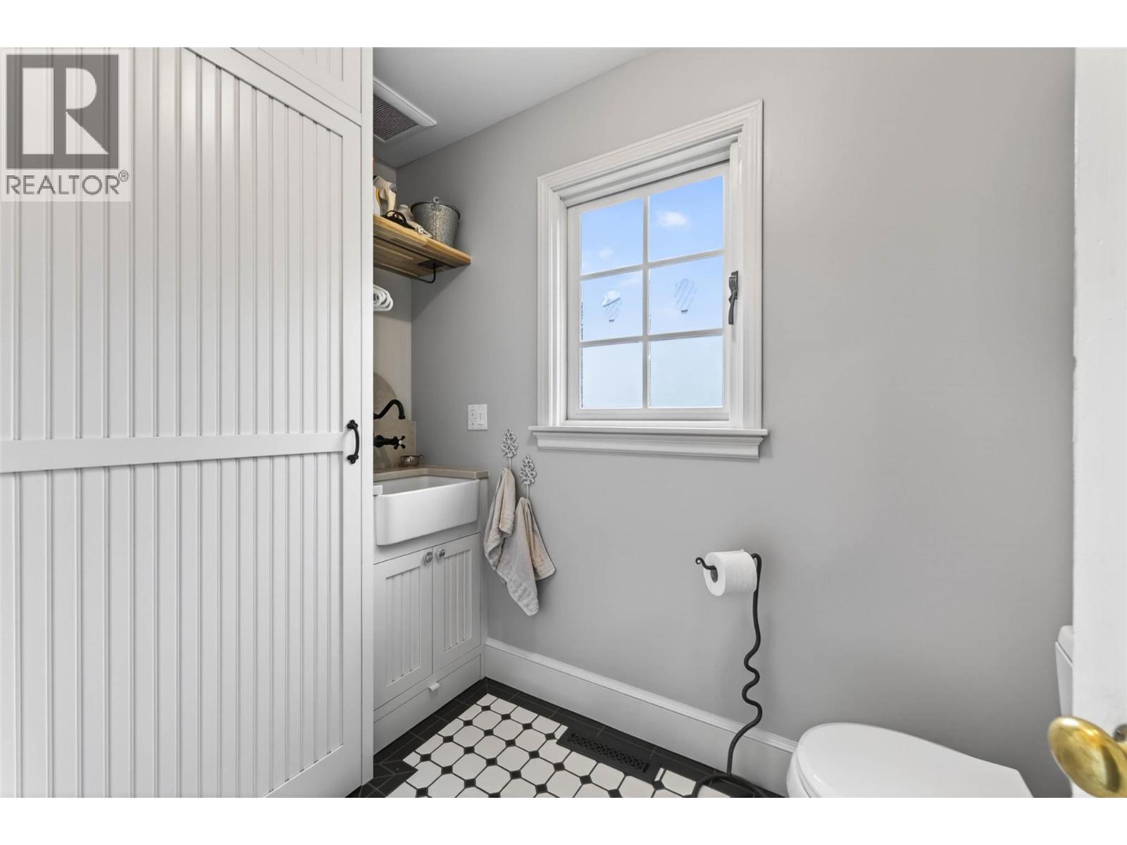 502 Houston Street - 37