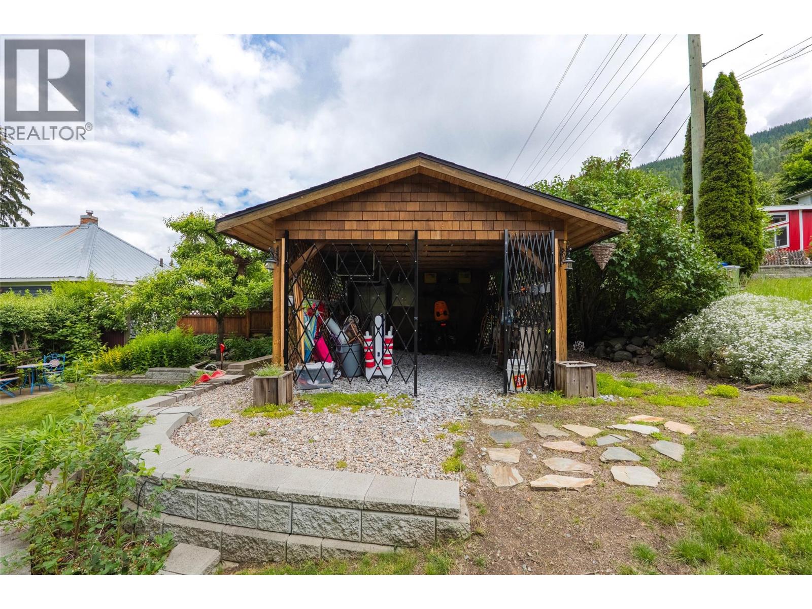 502 Houston Street - 51