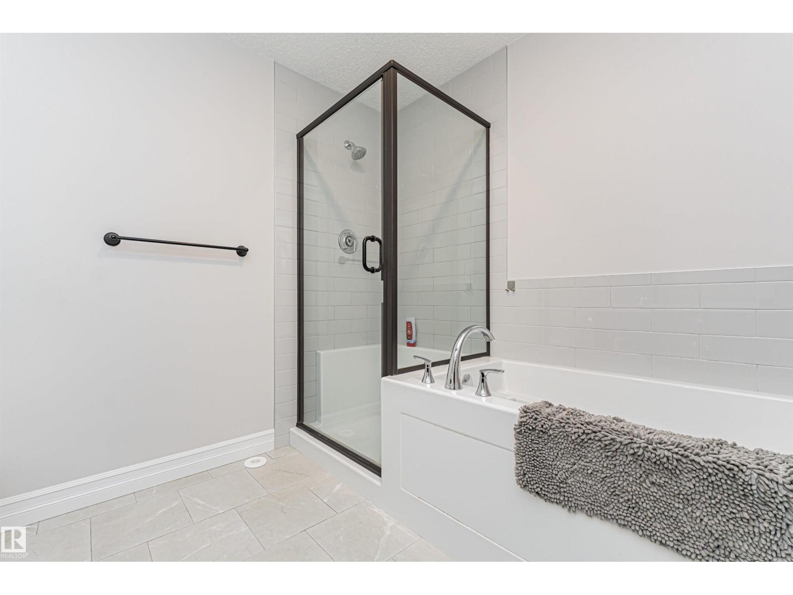 8744 223 ST NW NW — photo 32