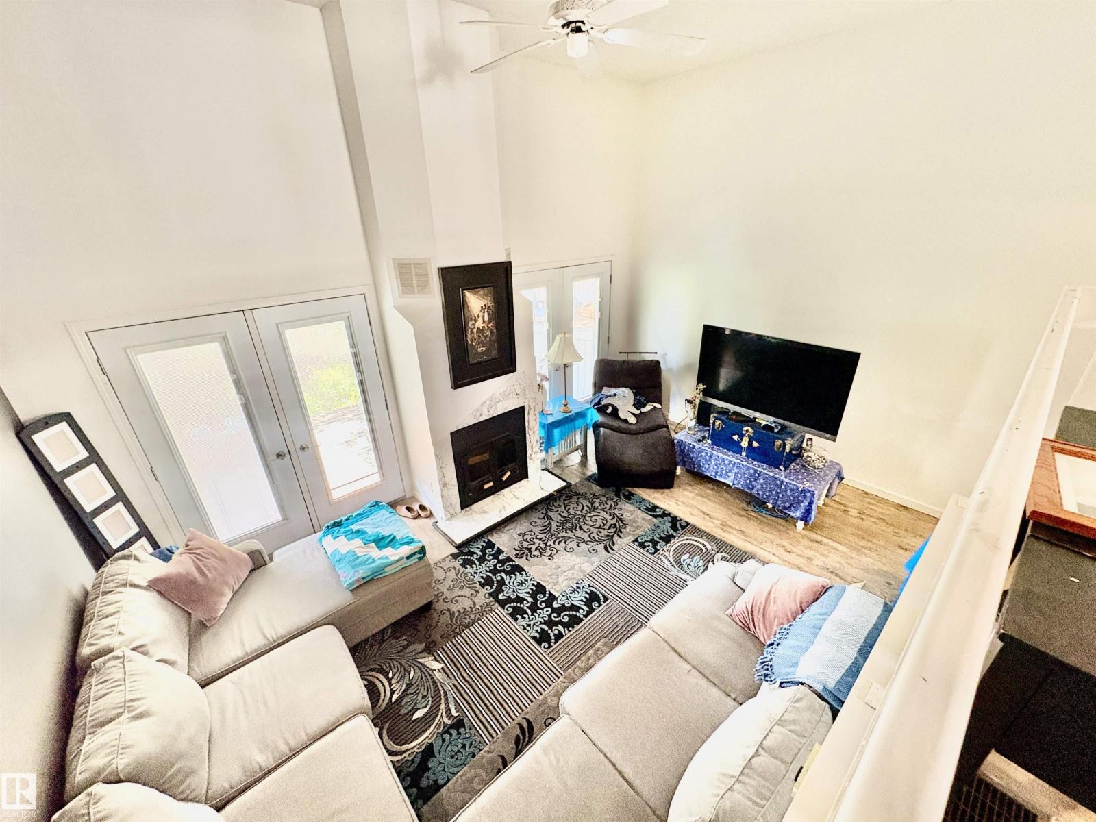 3016 108 ST NW - 10