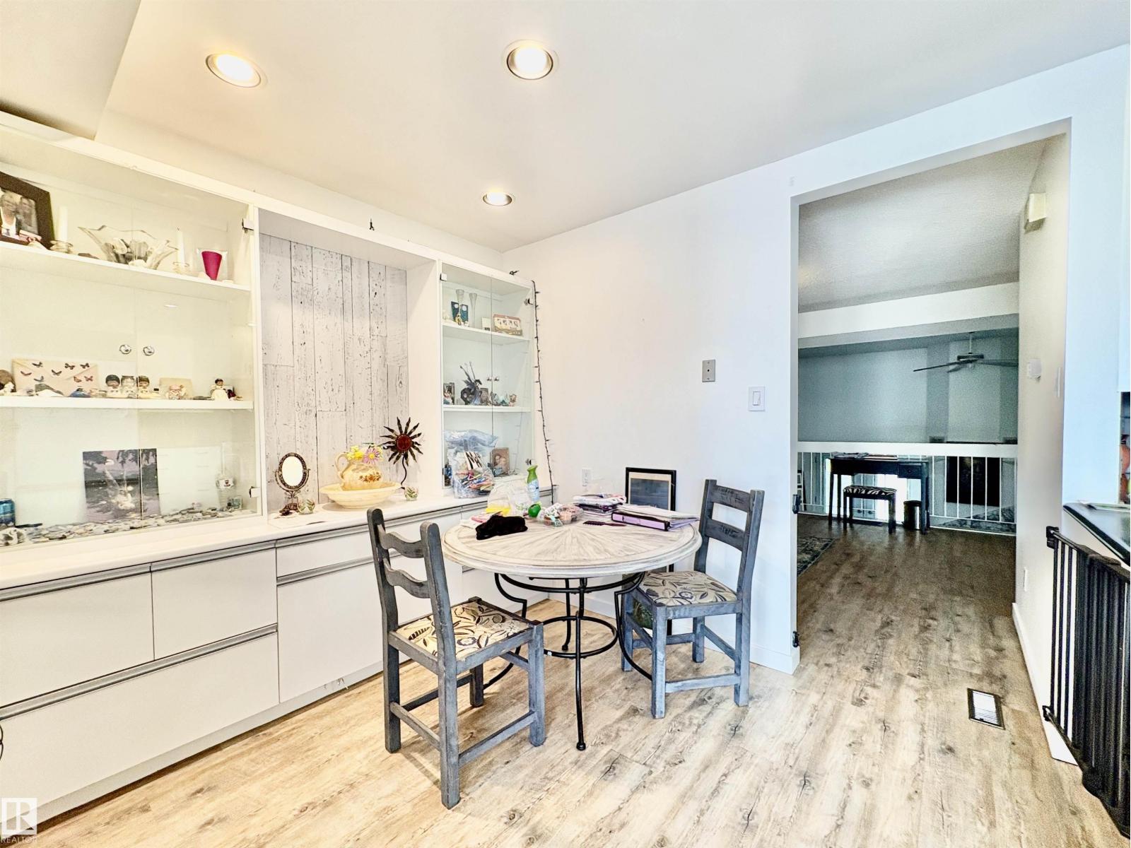 3016 108 ST NW - 16