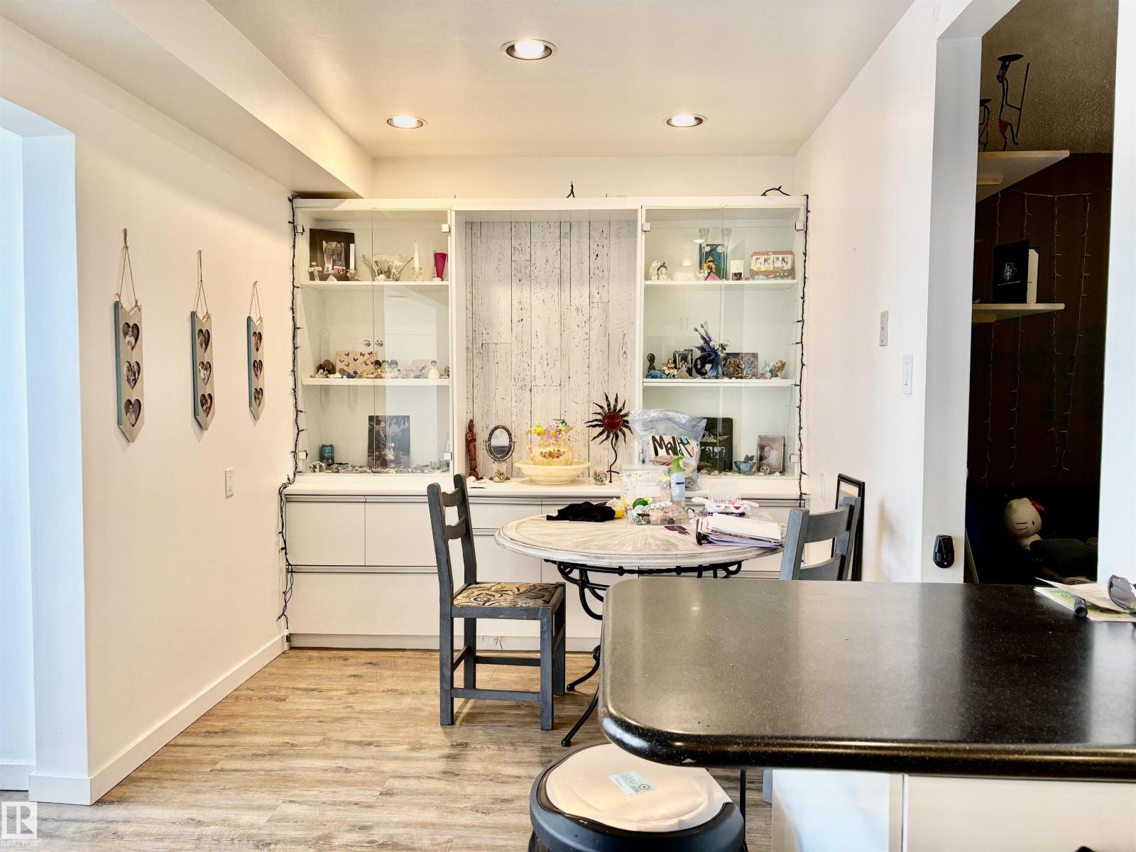 3016 108 ST NW - 17