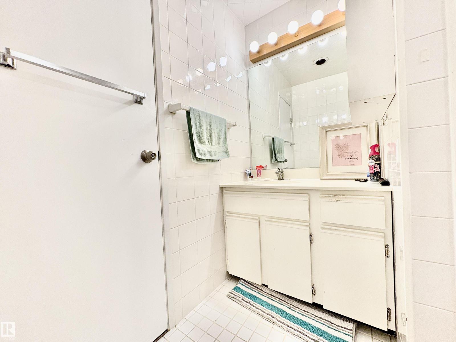 3016 108 ST NW - 30