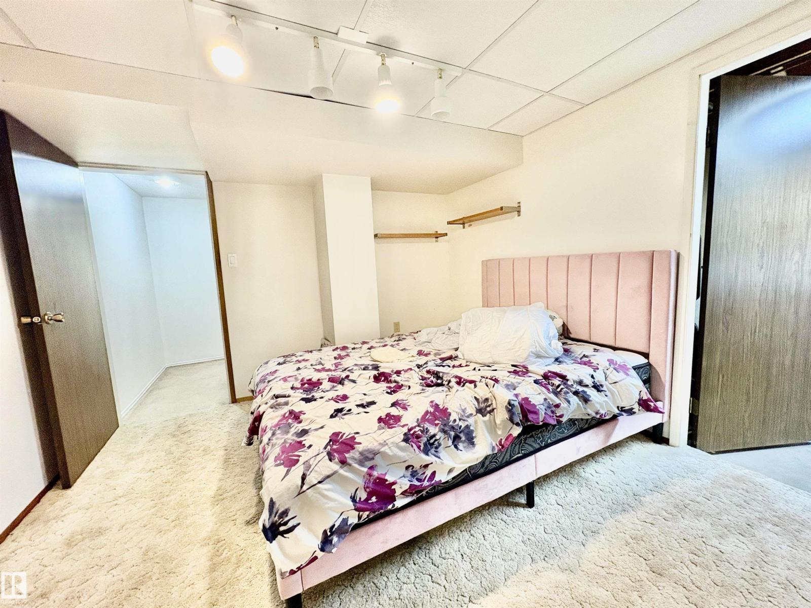 3016 108 ST NW - 32