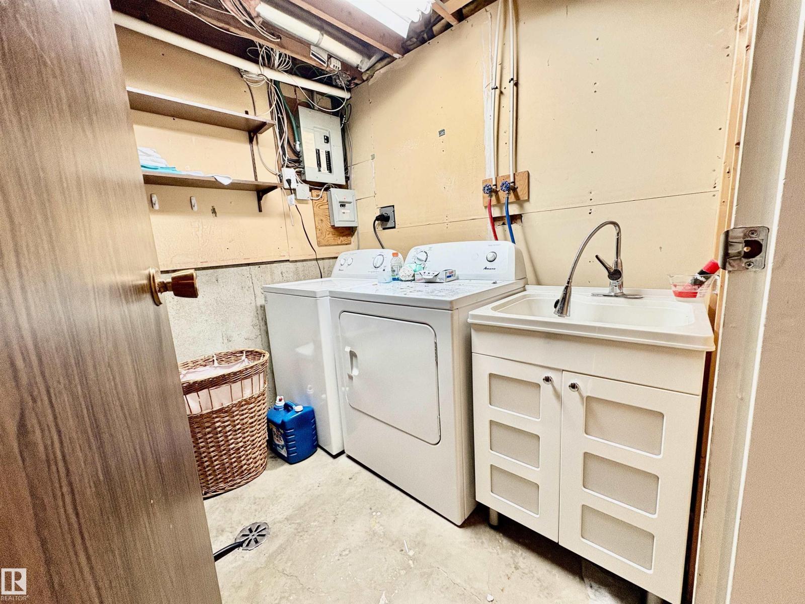 3016 108 ST NW - 33
