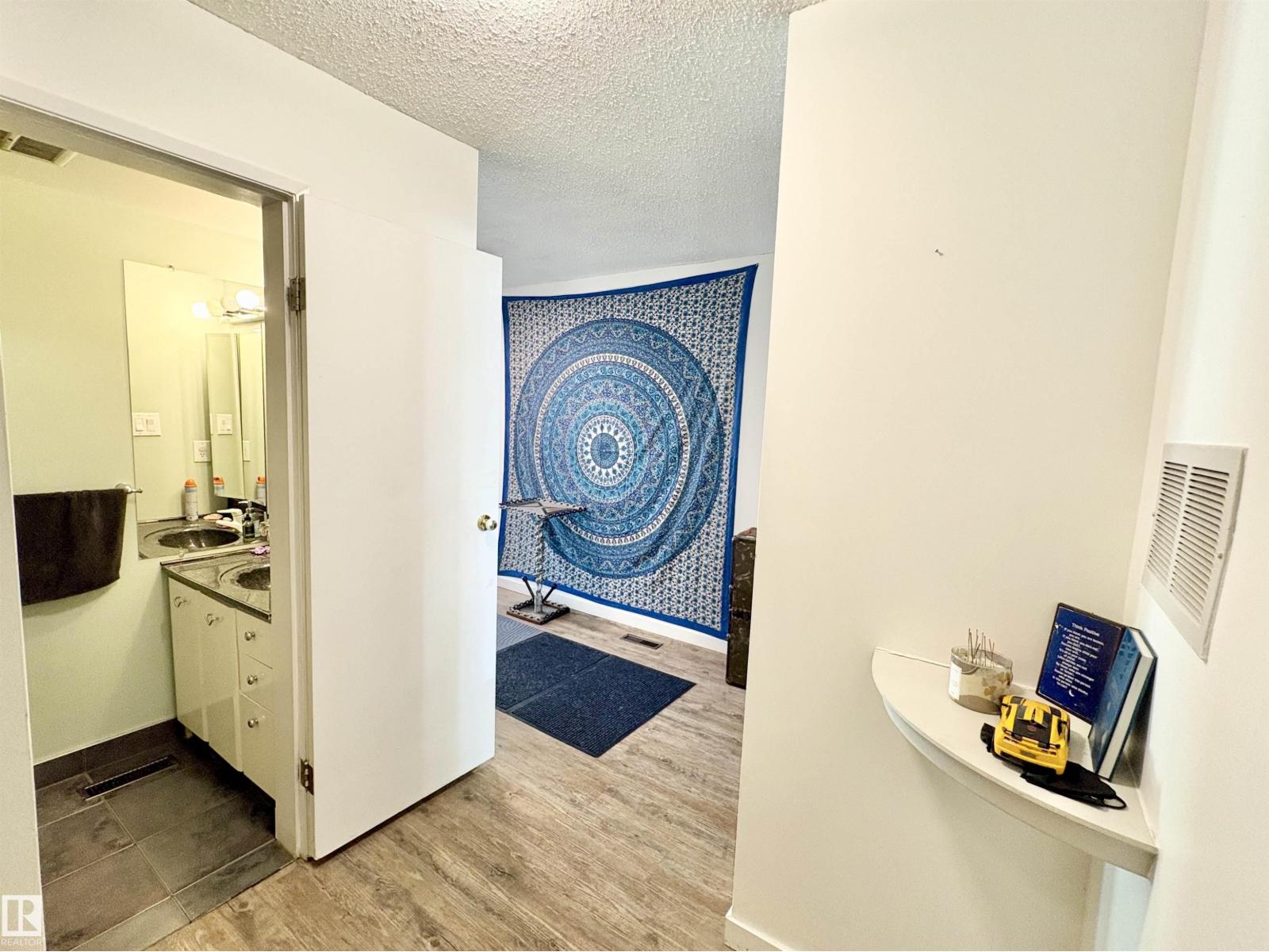3016 108 ST NW - 4